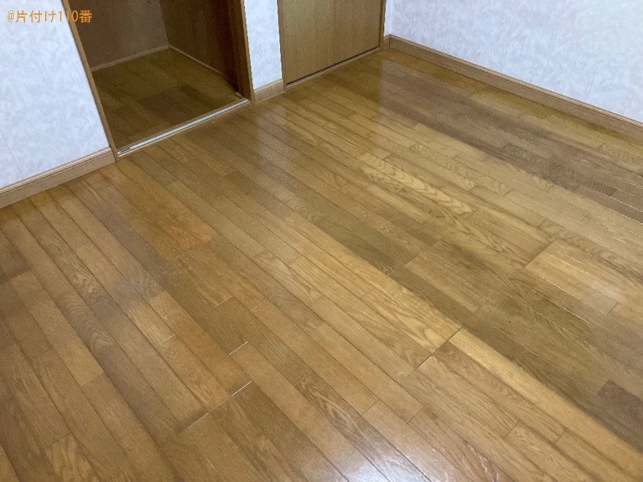 シングルベッドマットレス、布団、枕、収納ケース、掃除機等の回収