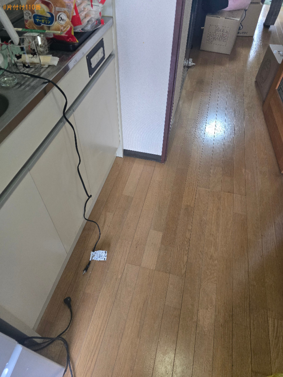 【飯塚市】マットレス付きシングルベッド、食器棚の回収・処分ご依頼